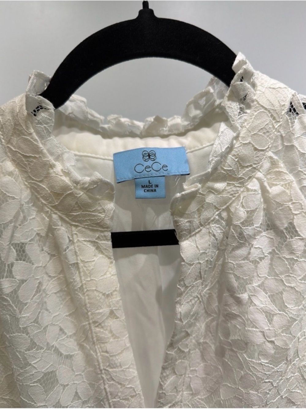 NWT Cece Ivory Laced Blouse - L - Picture 2 of 7